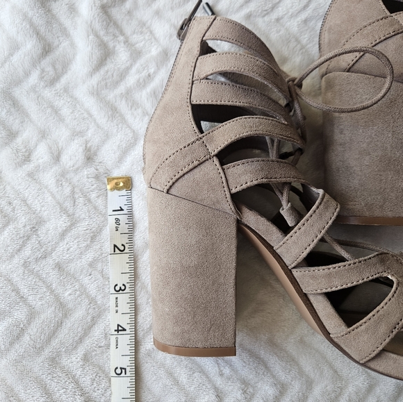 Steve Madden Gal Lace Up Block Heel Sandals | Taupe Cage Sandal Size 7.5 - Picture 5 of 9